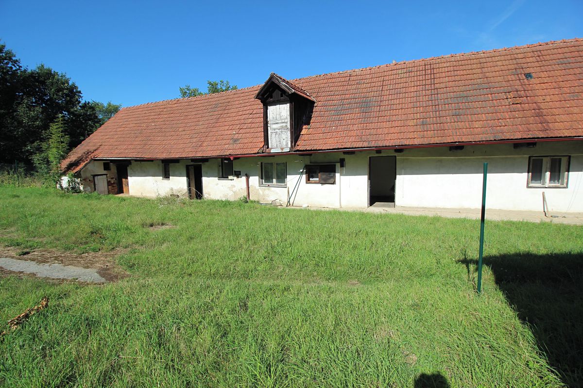 Prodej rodinného domu 200 m², pozemek 1836 m²